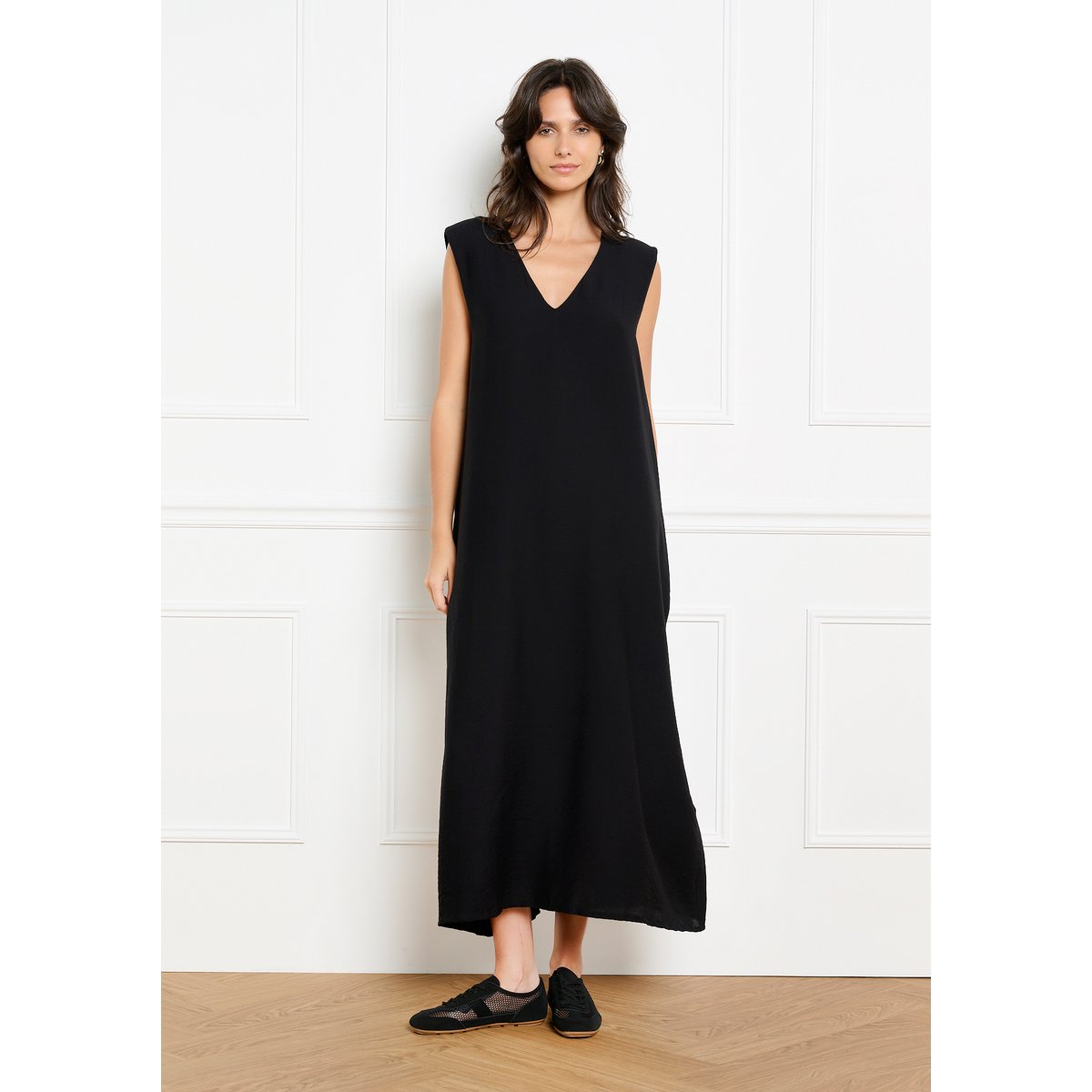 Robe maxi col V ceinturée noir, LOLALIZA