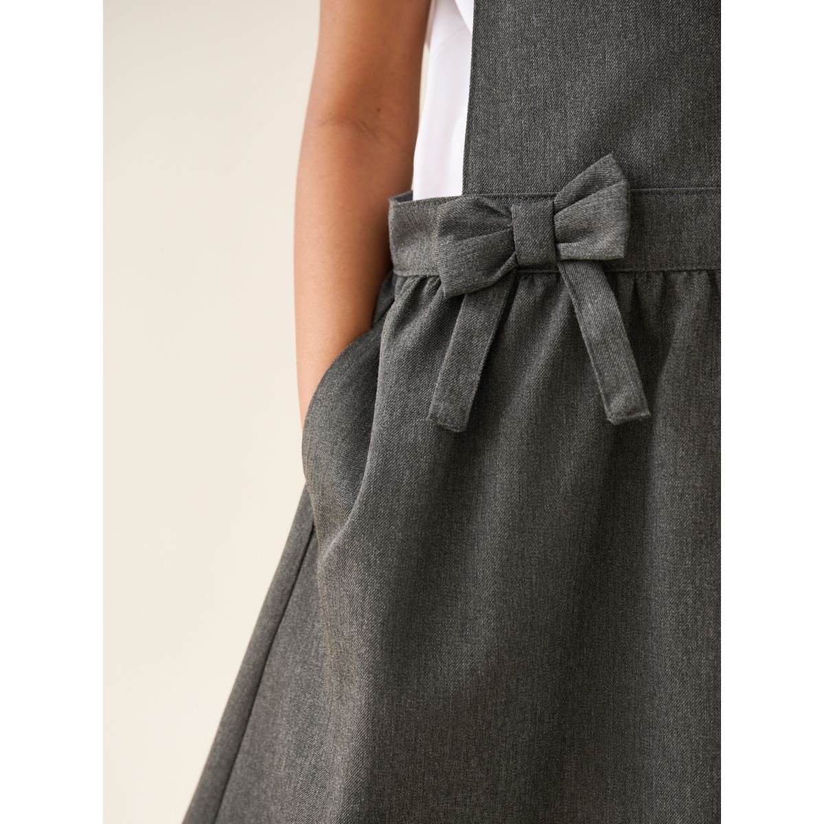 Robe chasuble d’école avec nœud à la taille gris, NEXT