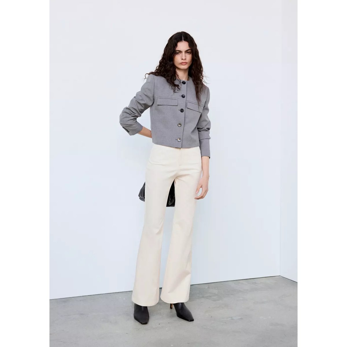 Pantalon flare taille haute écru, MANGO