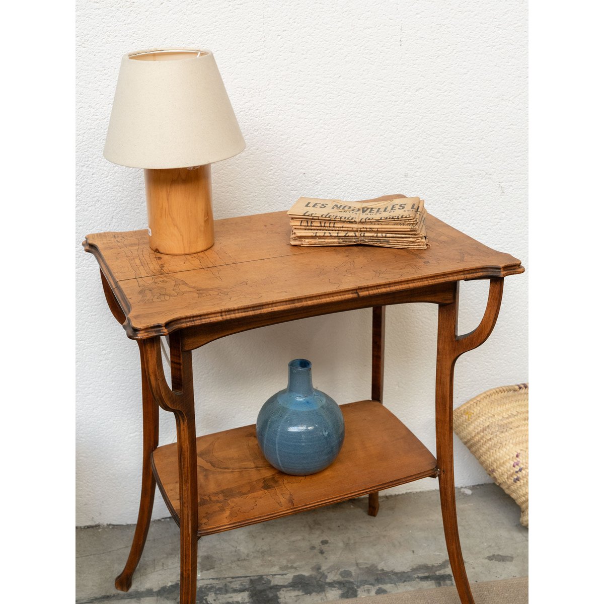 Table d'appoint en marqueterie Francine N°1101 - Bon état bois clair, DEBONGOUT