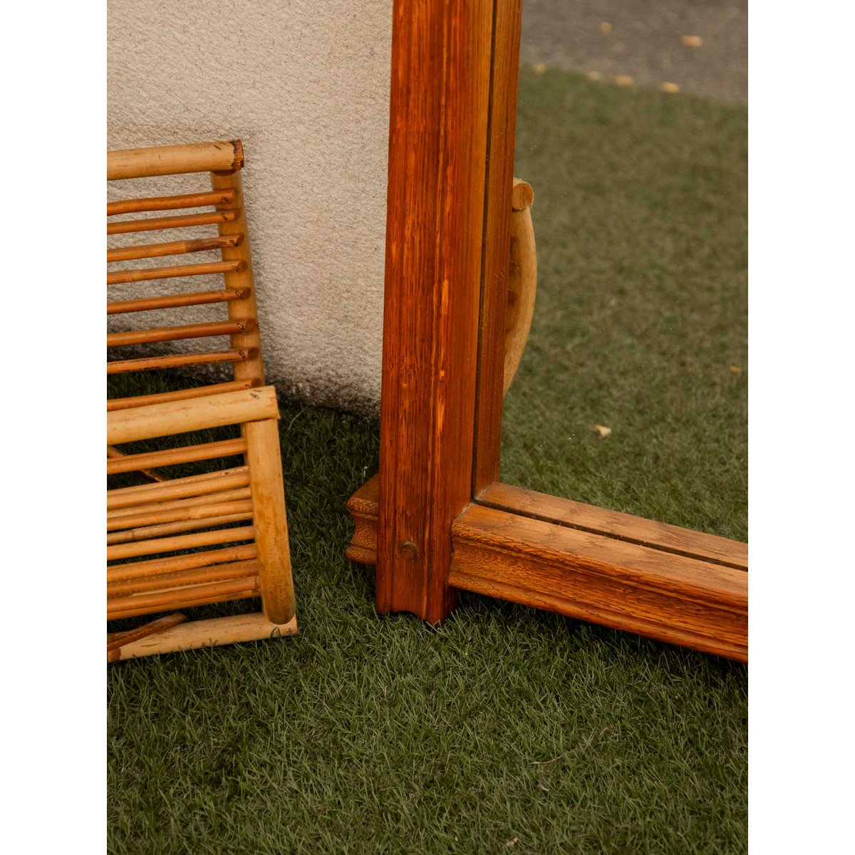 Miroir en bois massif aux allures brutalistes Igor N°1084 - Bon état bois foncé, DEBONGOUT