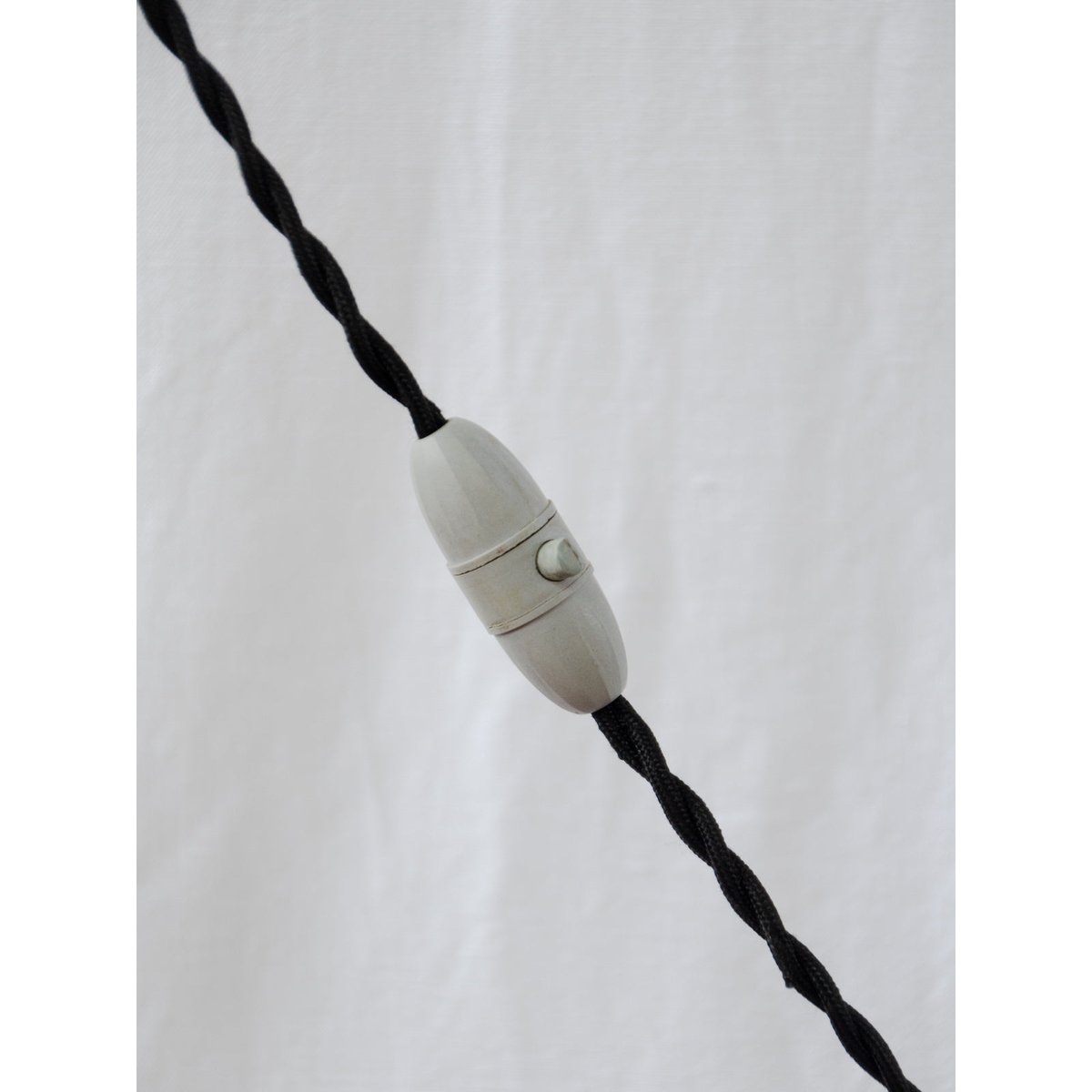 Lampadaire en fer forgé et rotin Julien N°429 - Bon état gris, DEBONGOUT