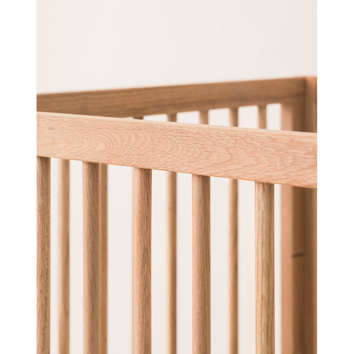 Lit bébé évolutif en chêne massif PURE bois clair, NOBODINOZ