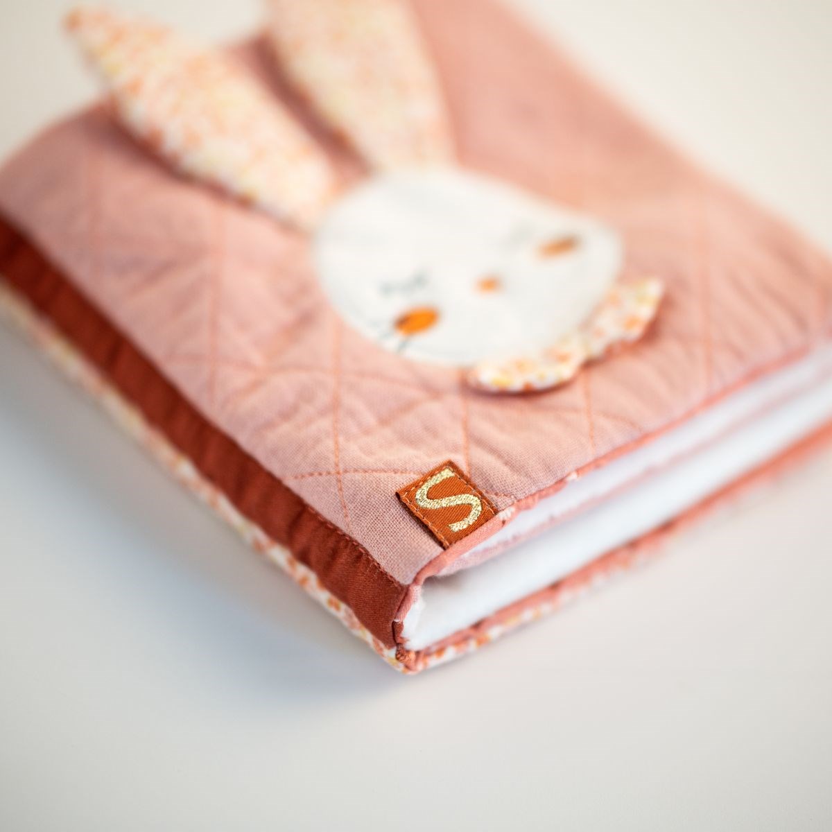 Livre d'éveil en polyester rose, SAUTHON