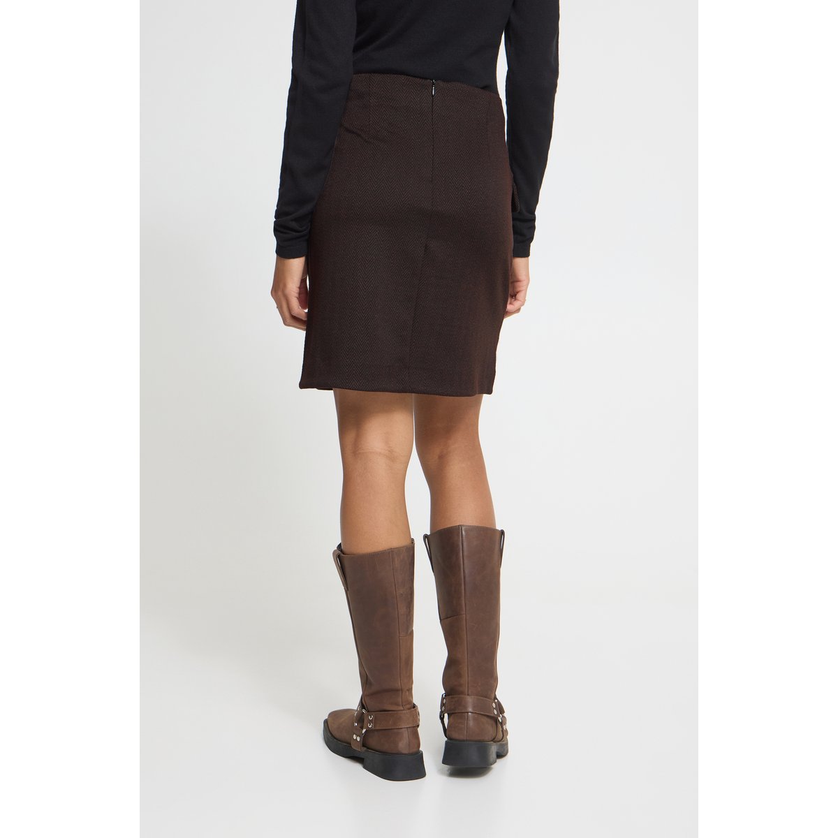 Jupe courte, fermeture zippée au dos black brown herringbone, ICHI