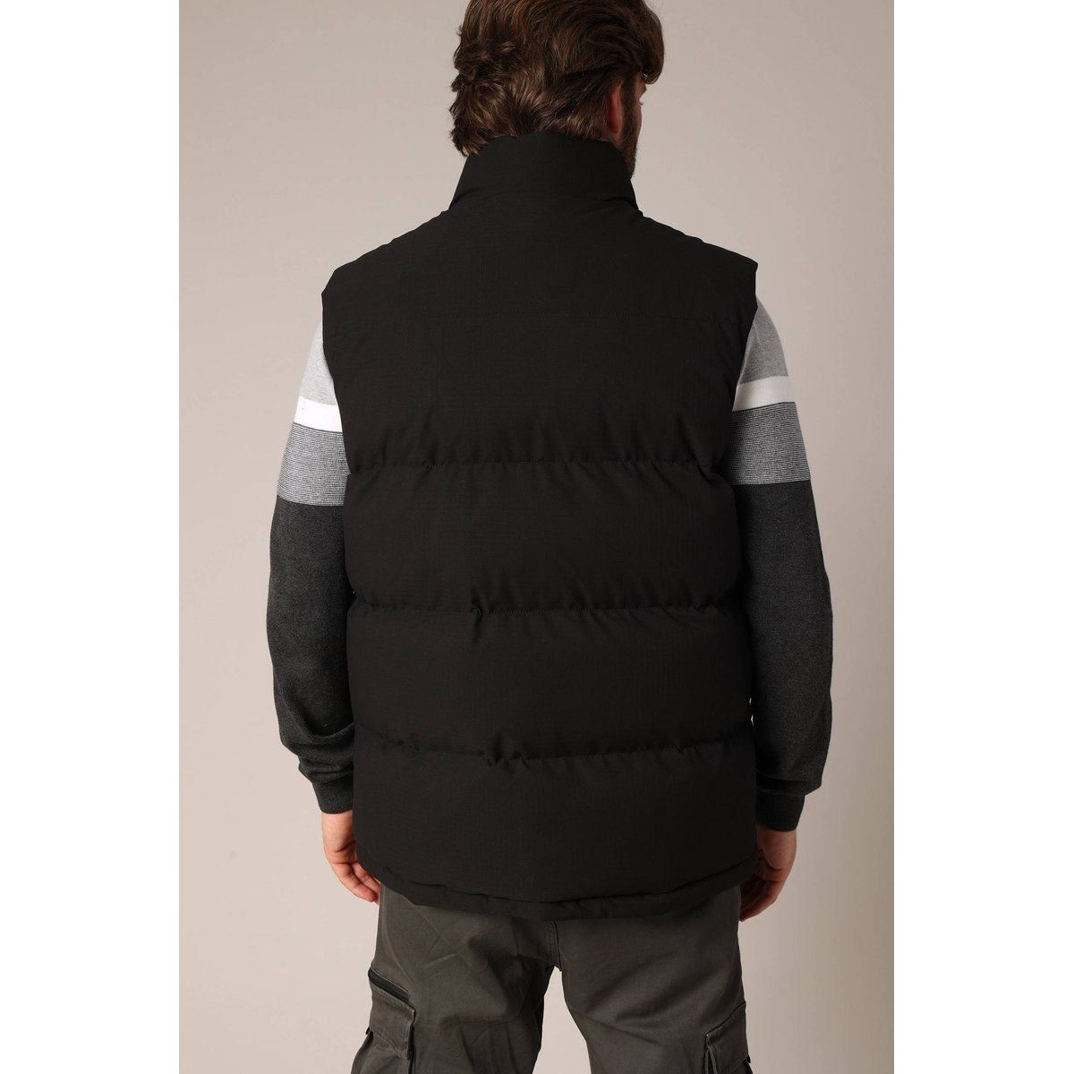 Doudoune sans manches, look urbain et fonctionnel
TARMAC black, DEELUXE