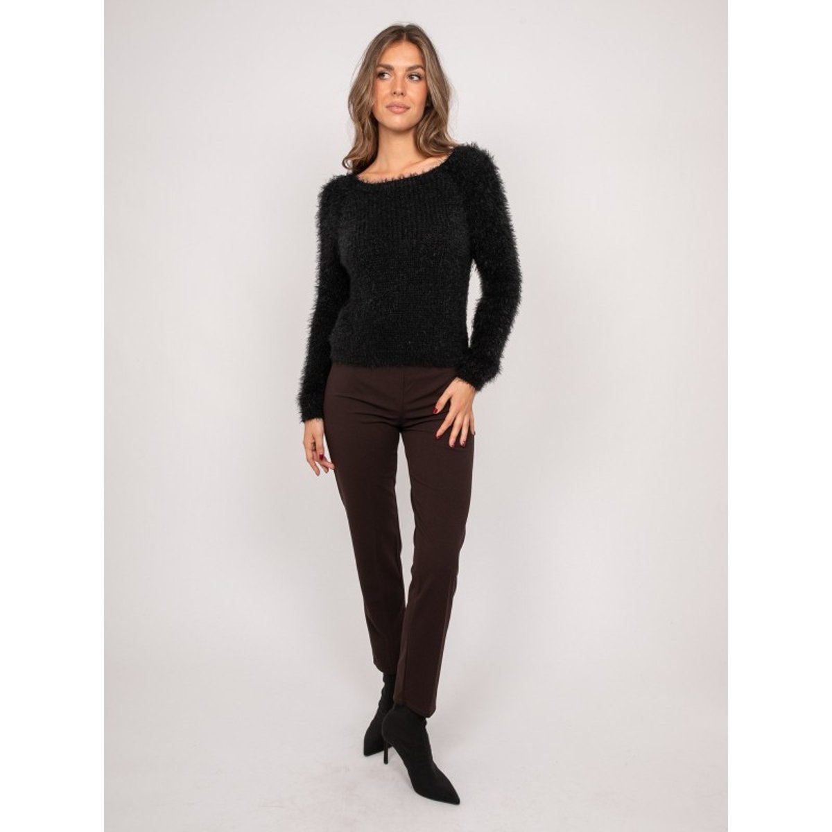 Pull Court En Maille Poilue Encolure Dégagée Kynaelle noir, DONA LISA