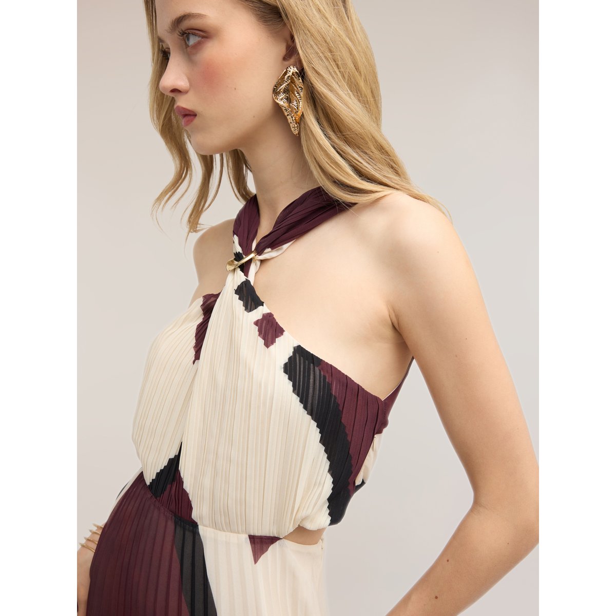 Robe longue plissée imprimée marron, MOTIVI