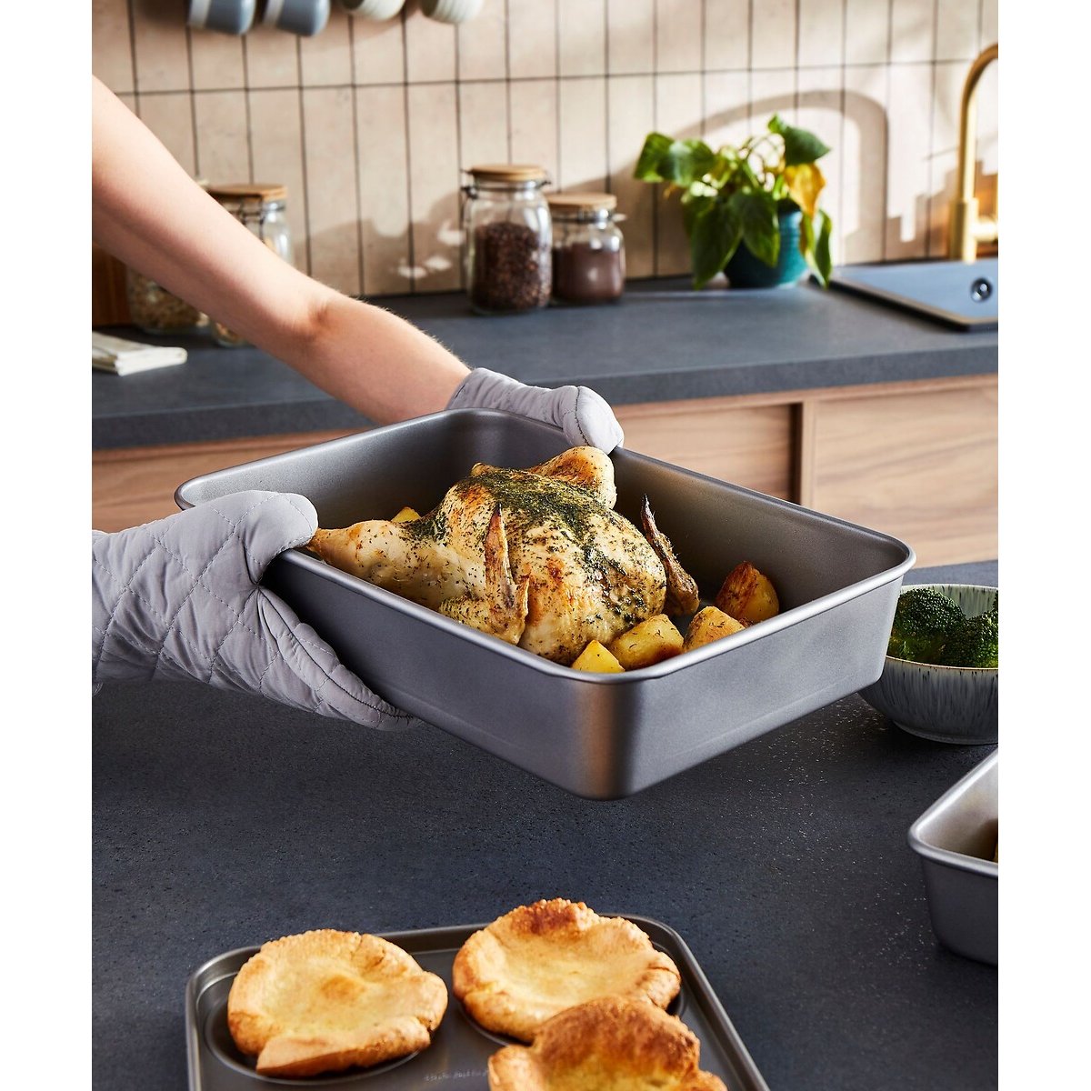 2-Piece Roasting Tin Set grey, MORPHY RICHARDS