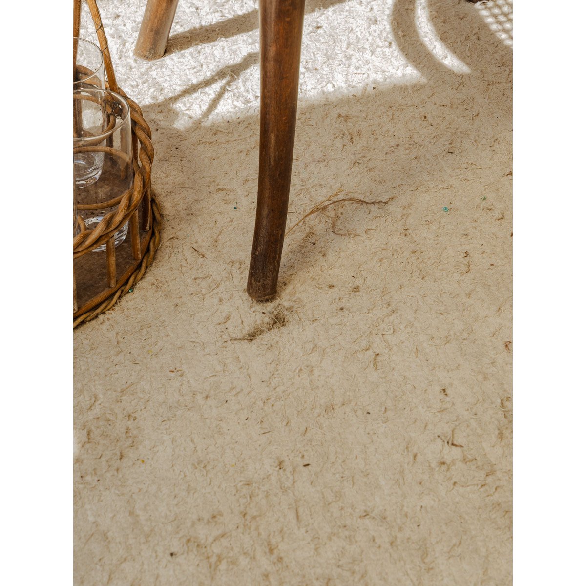 Paire de chaises en bois Claude N°1405 - Bon état bois foncé, DEBONGOUT