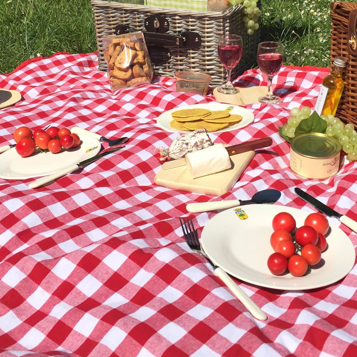 Nappe pique-nique à revers imperméable carreaux rouge et blanc, LES JARDINS DE LA COMTESSE