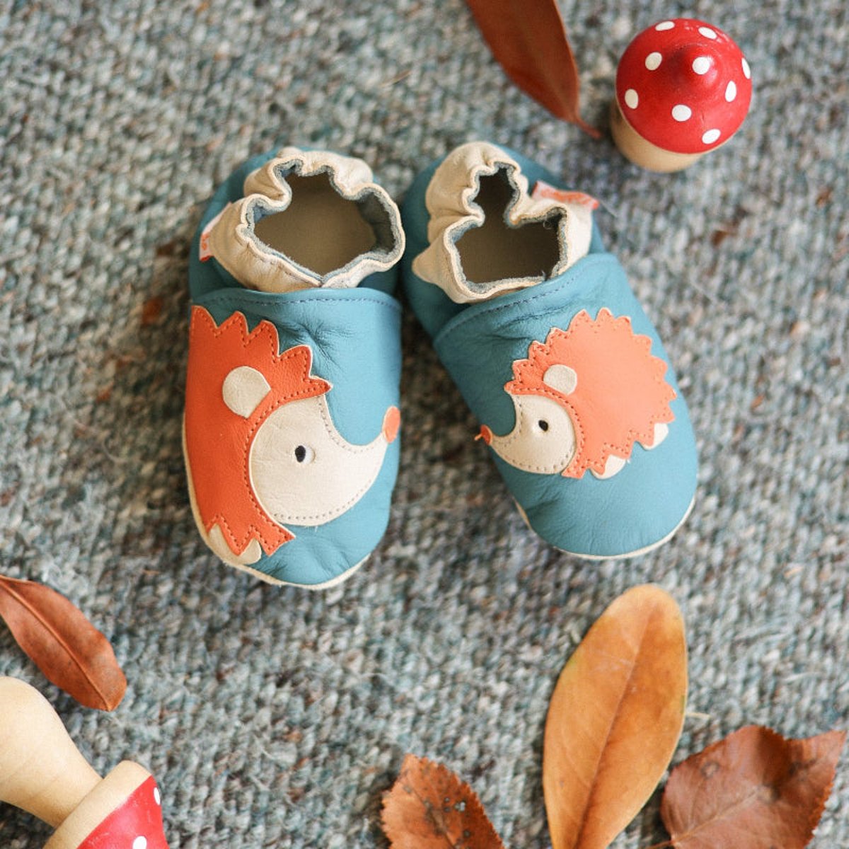 Chaussons bébé cuir souple Sacha le hérisson bleu, TICHOUPS