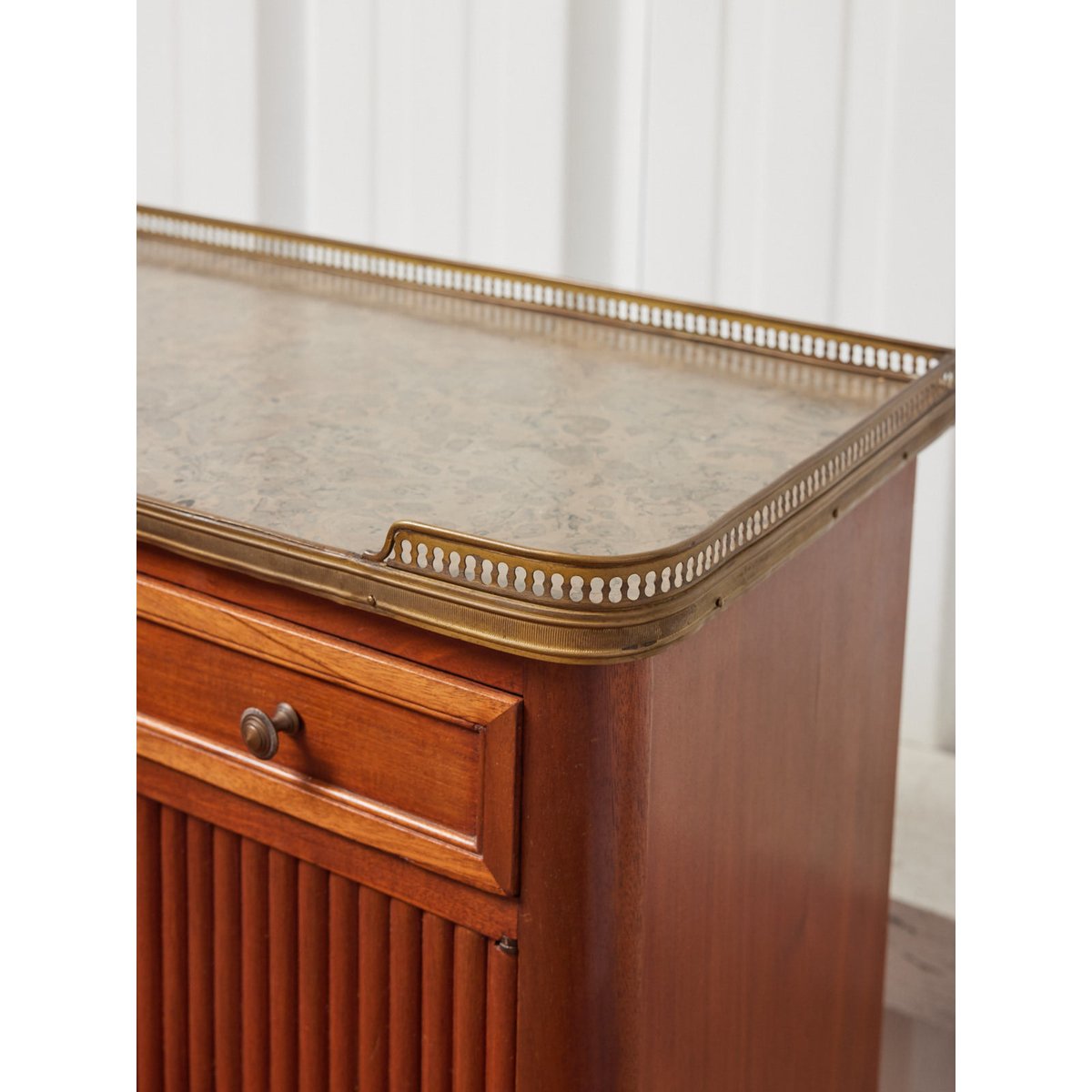 Buffet haut en bois Gilbert N°1712 - Bon état bois clair, DEBONGOUT
