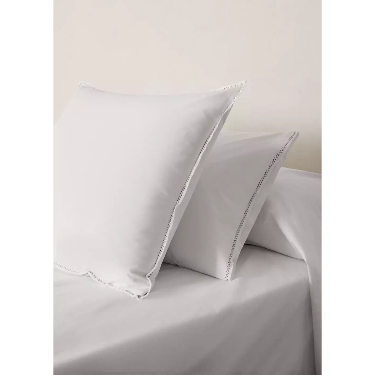 Taie d’oreiller percale de coton lavé surpiqûres zigzag 50x75 cm blanc cassé, MANGO HOME