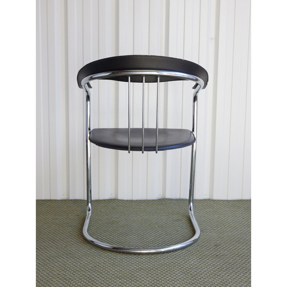 Lot de 4 fauteuils en chrome Jakob N°1397 - Bon état noir, DEBONGOUT