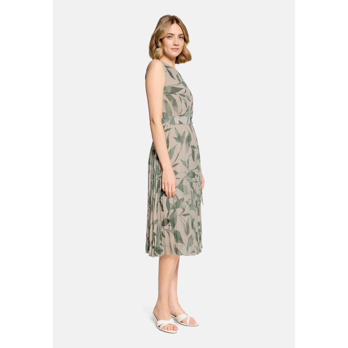 Robe en chiffon à plis nature/green, BETTY & CO