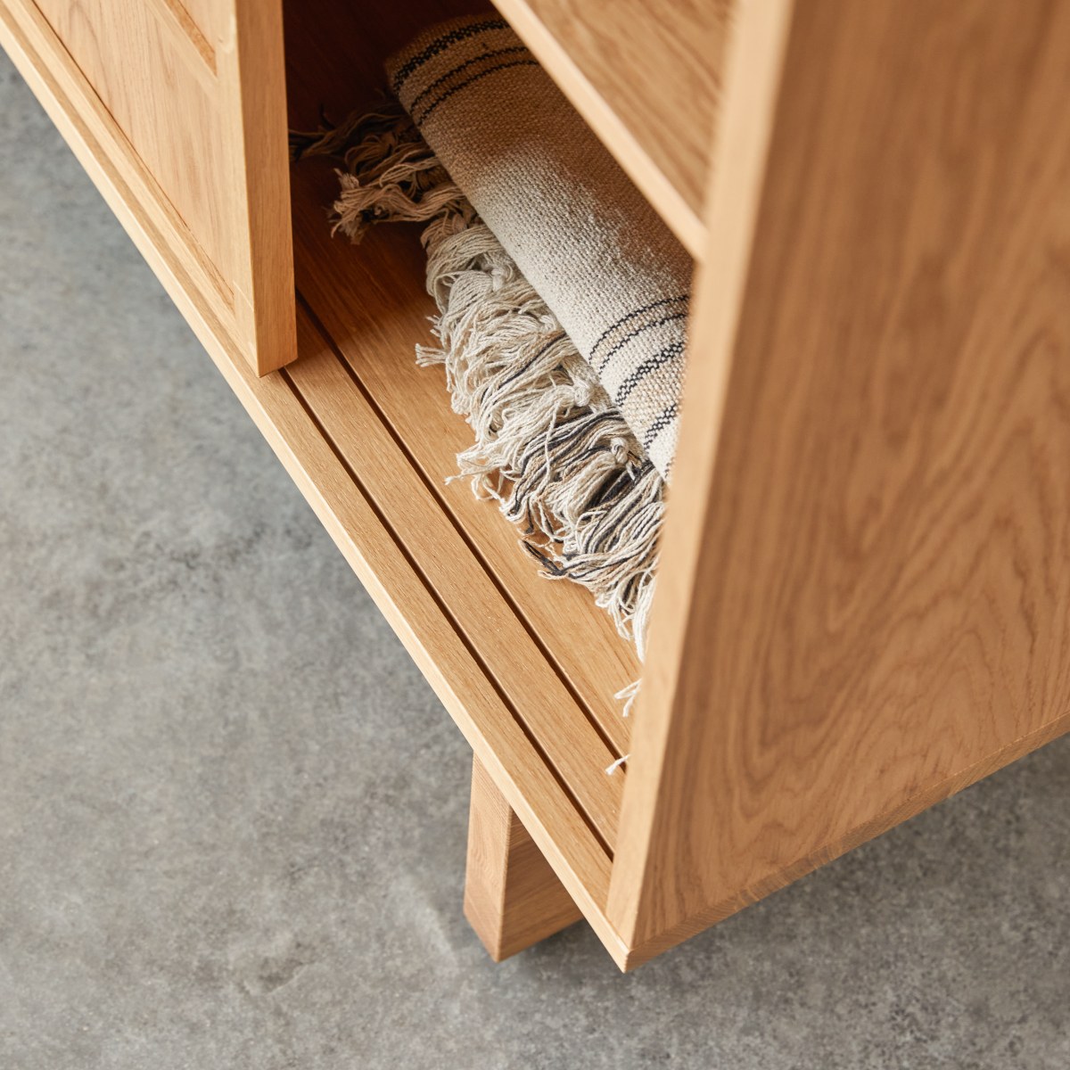 Armoire en Chêne massif, MIU naturel, TIKAMOON