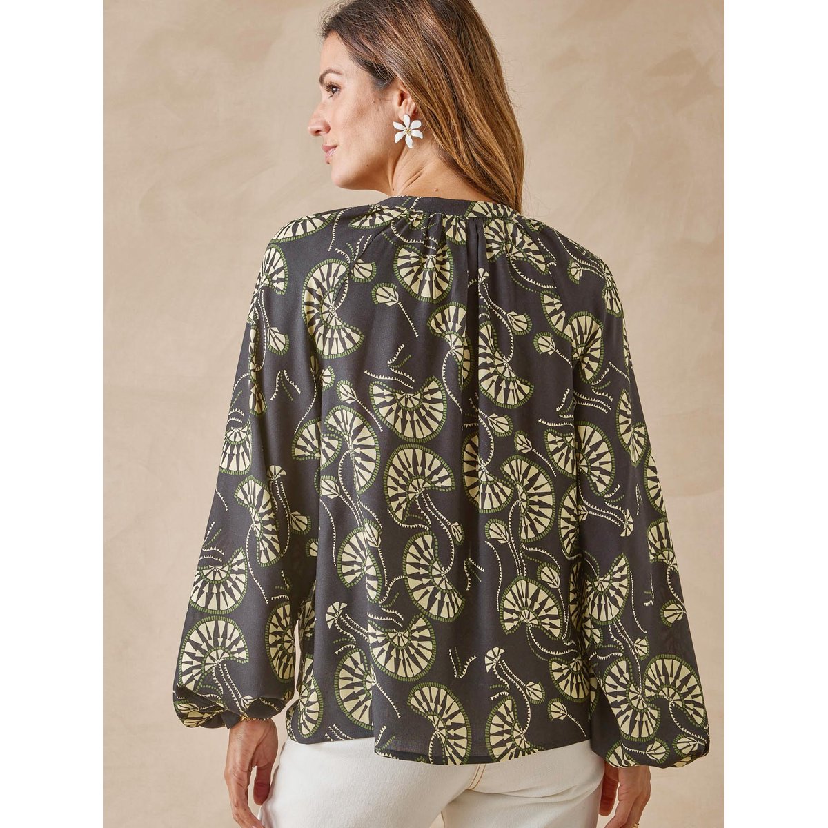 Blouse froncée encolure ronde imprimé fond noir, DAXON