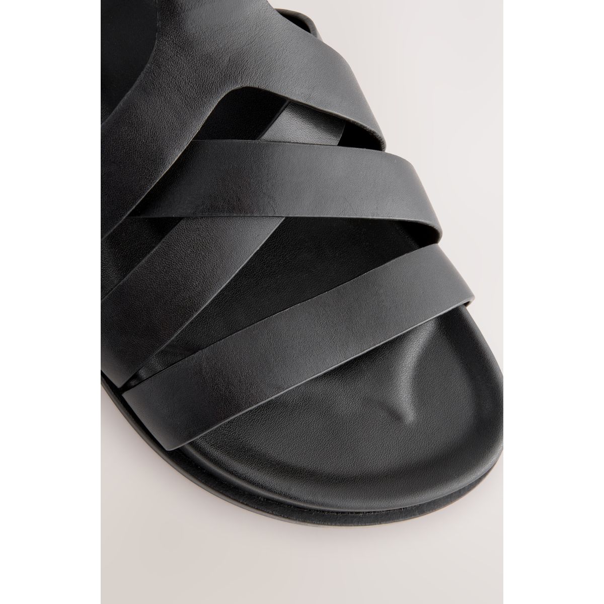 Sandales à brides croisées noir, NEXT