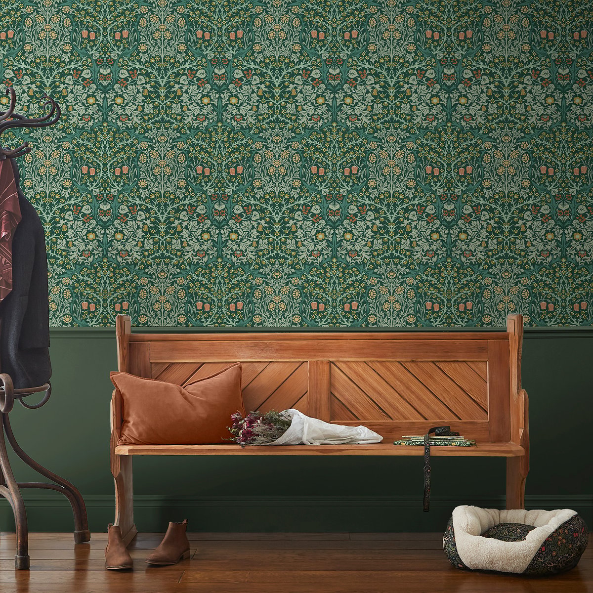 Papier peint Fleurs de prunellier au printemps vert, ocre, corail, WILLIAM MORRIS AT HOME