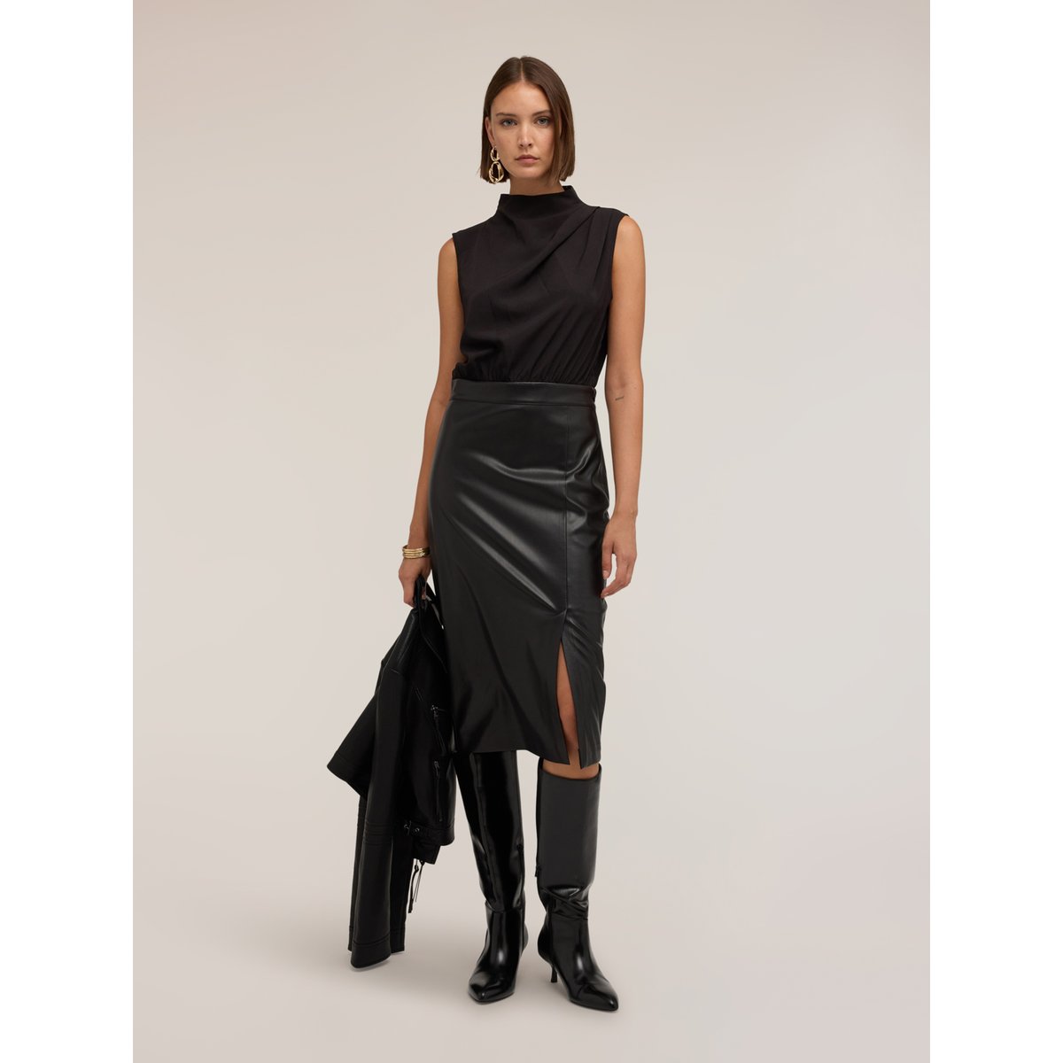 Robe fourreau avec drapé et fente noir, MOTIVI
