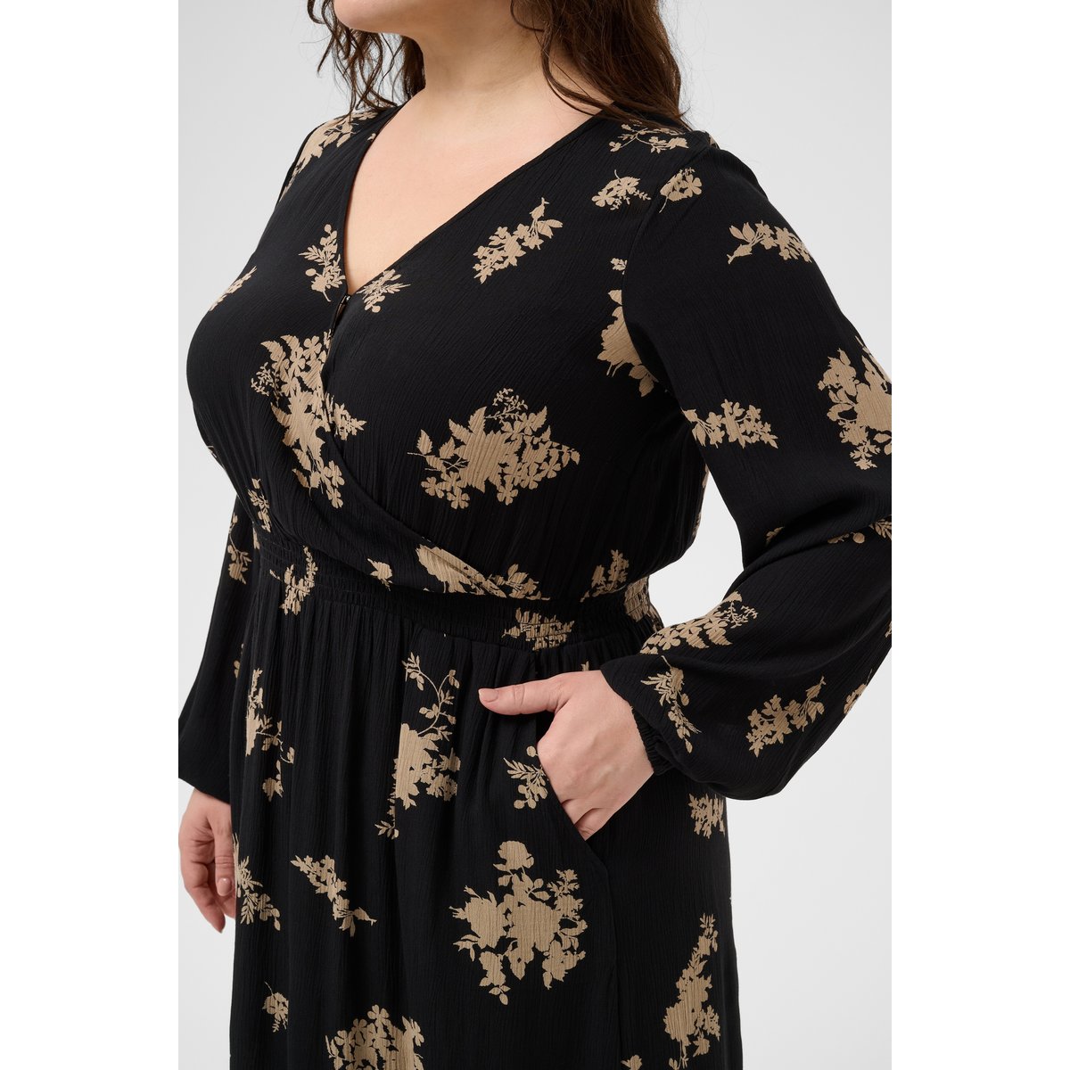 Robe noir/marron floral, KAFFE CURVE
