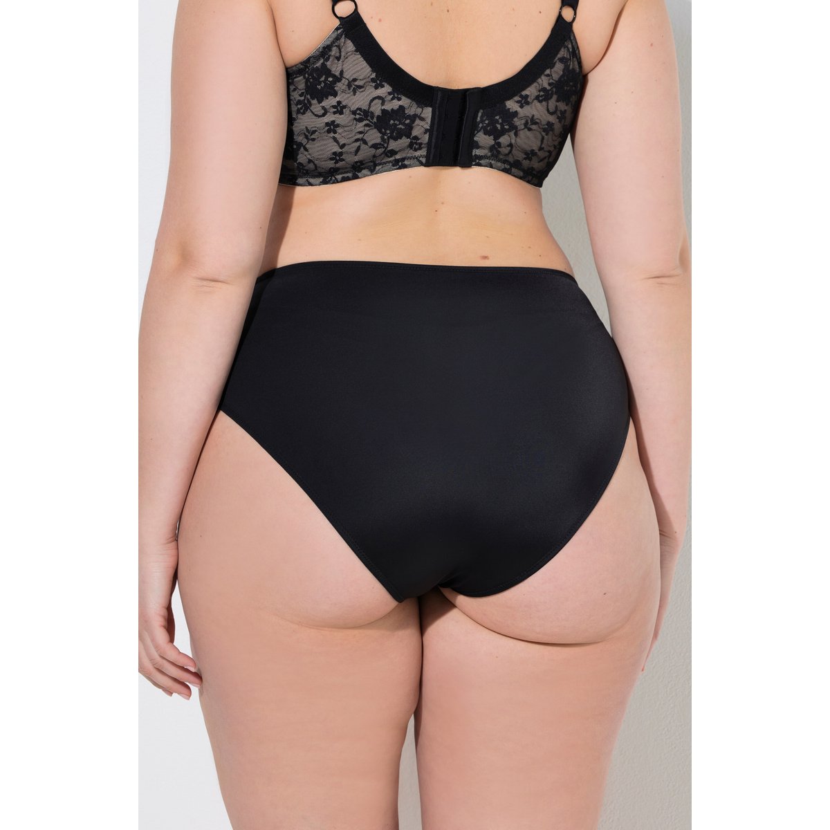 Culotte midi, devant en dentelle noir, ULLA POPKEN