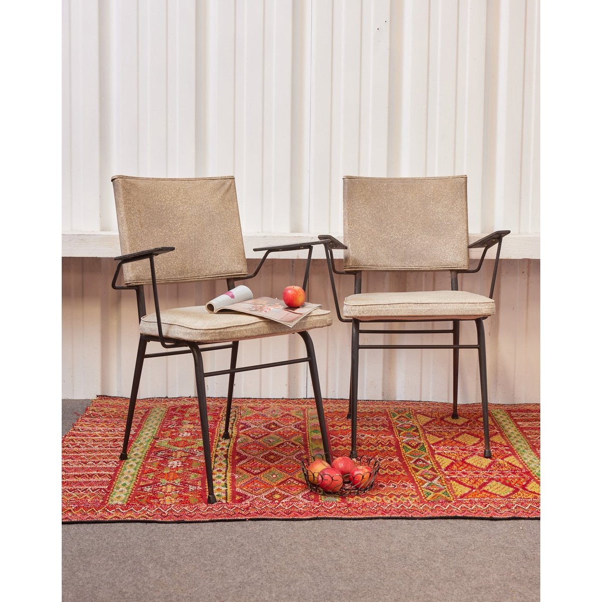 Paire de fauteuils en skaï Jakob N°1303 - Bon état gris, DEBONGOUT