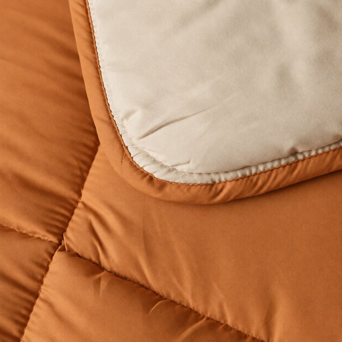 Couette chaude microfibre bicolore 400 gr/m2 cuivre, TOISON D OR