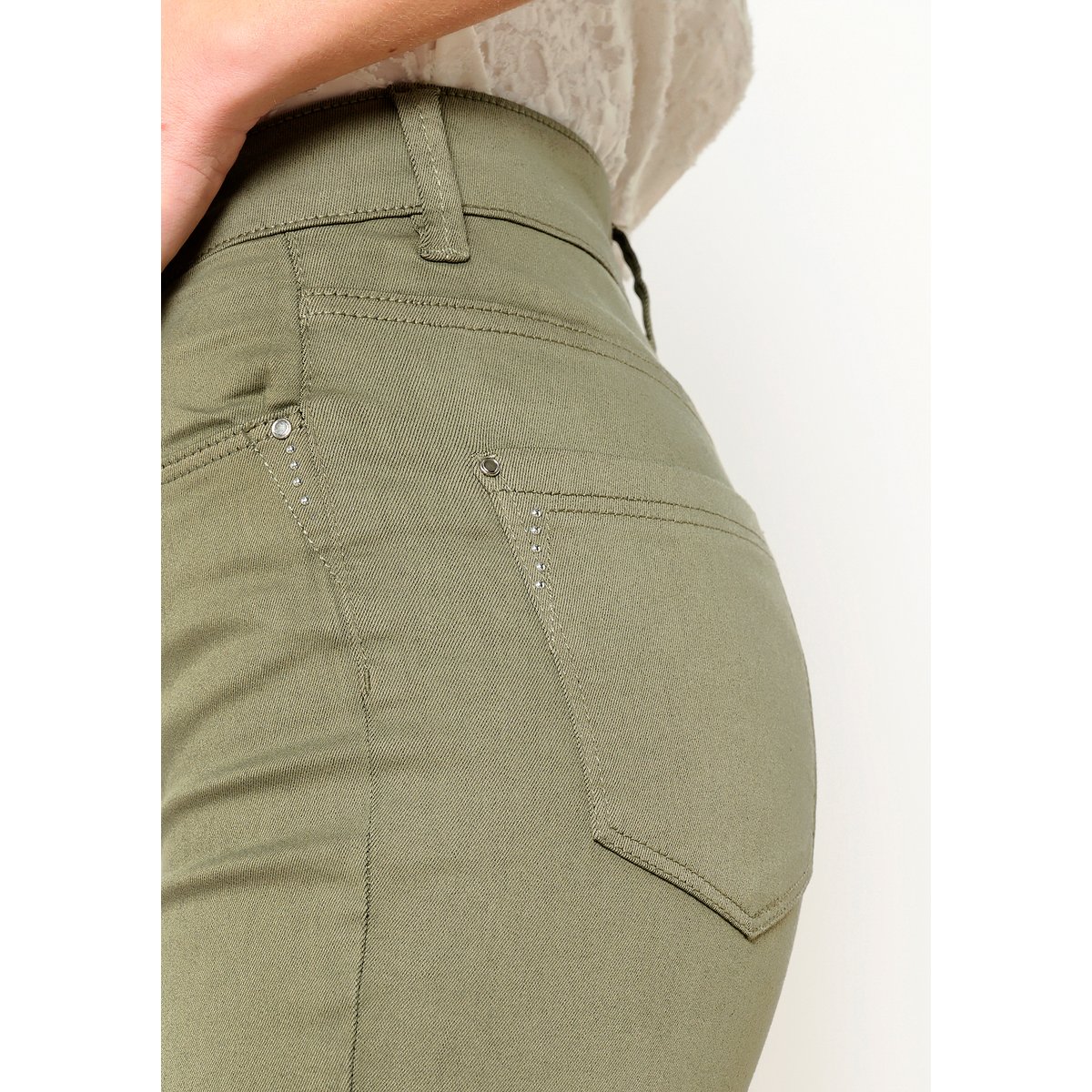 Pantalon coupe slim khaki, LOLALIZA
