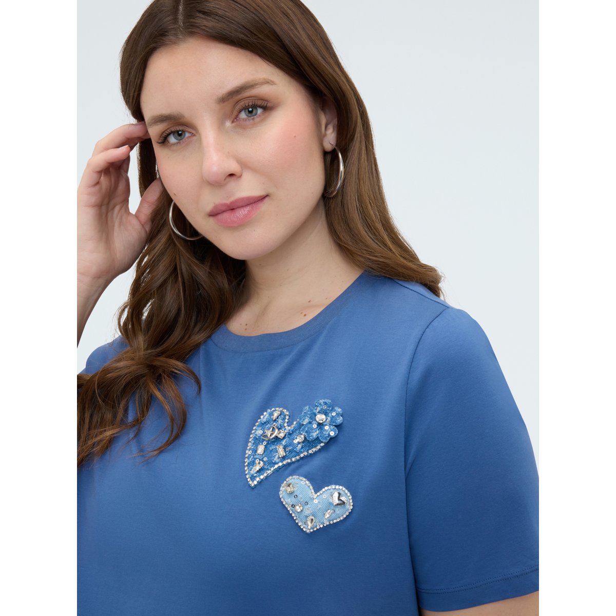 T-shirt avec cœurs et strass bleu, FIORELLA RUBINO
