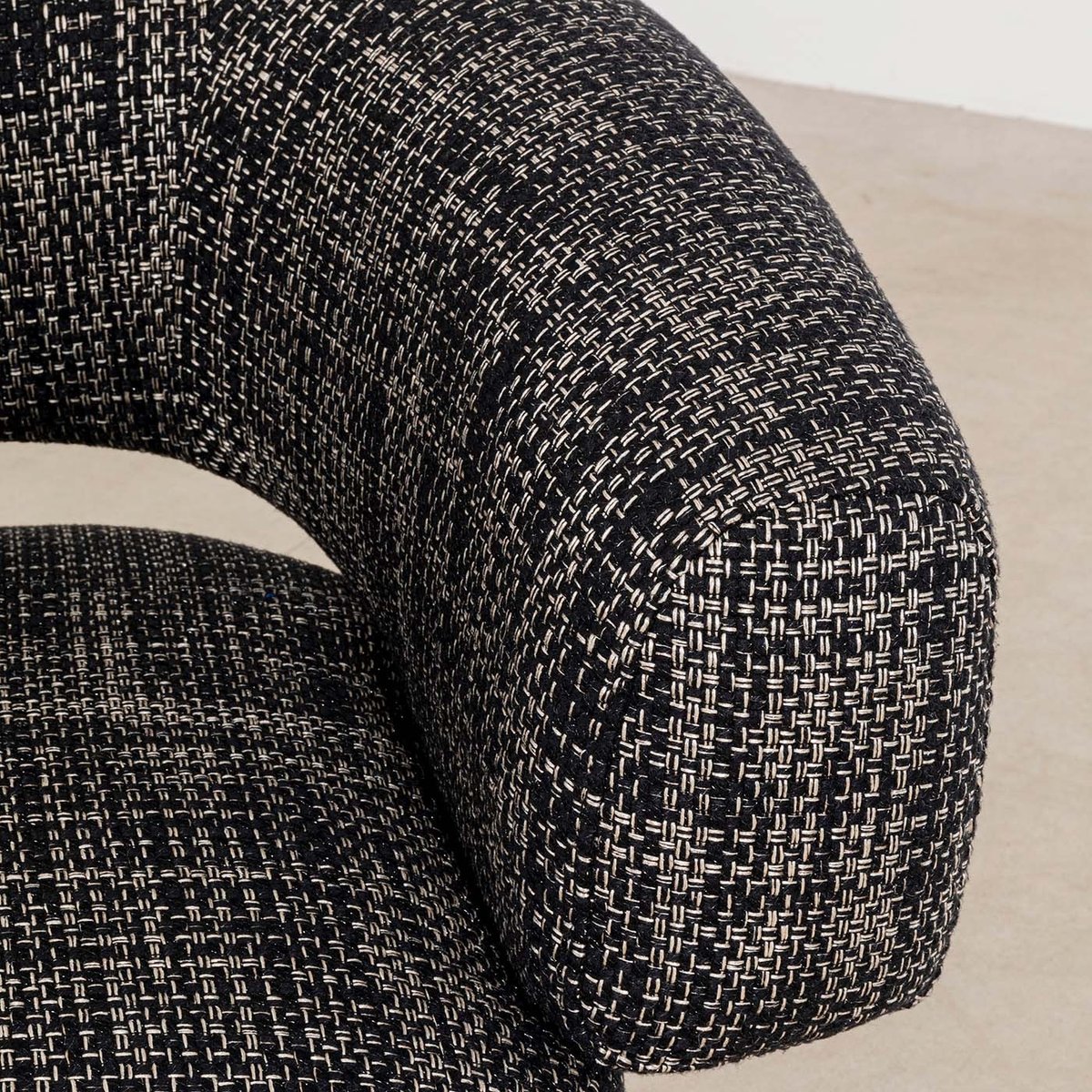 Fauteuil pivotant en polyester tressé, MAYE noir, KARE DESIGN