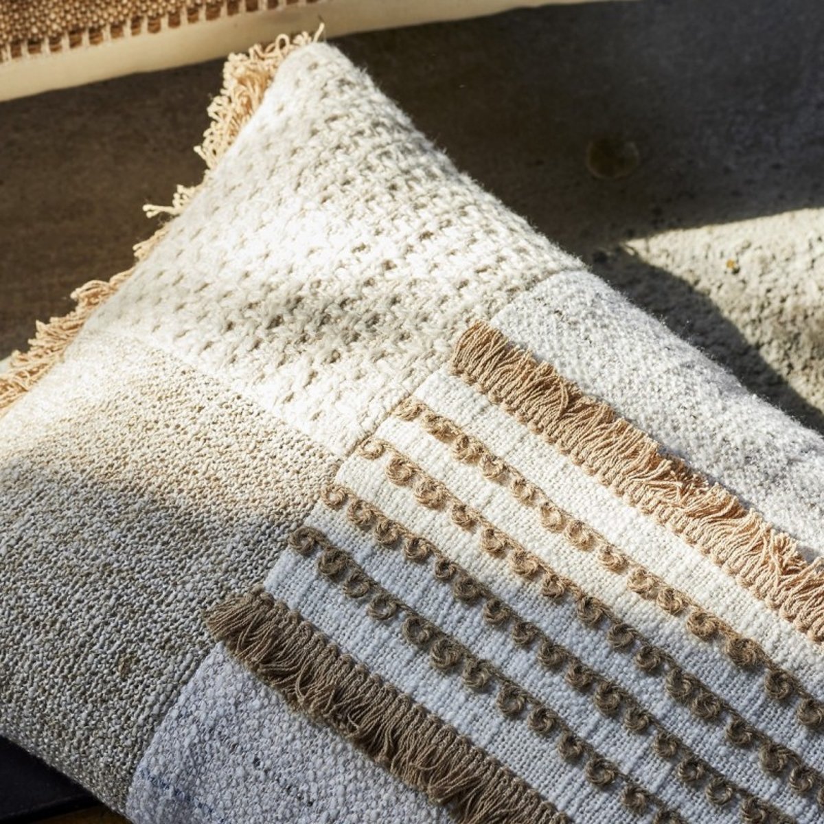 Coussin de séjour jute coton texturé franges CINTA beige, BLOOMINGVILLE