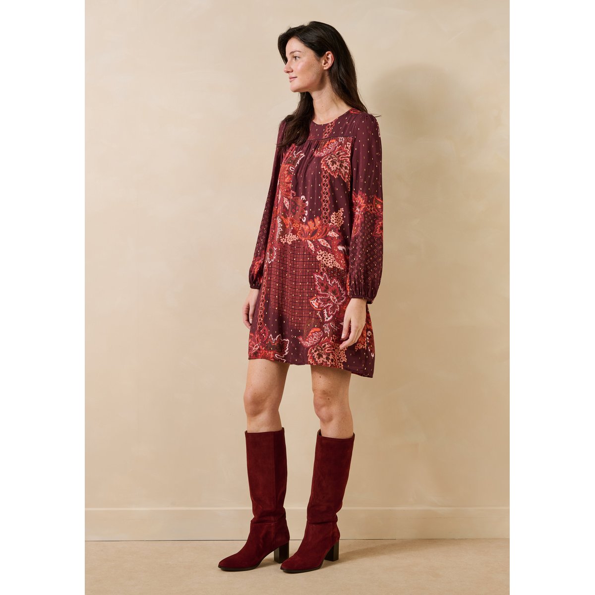 Bottes en cuir suédé à talons bordeaux, LA FEE MARABOUTEE