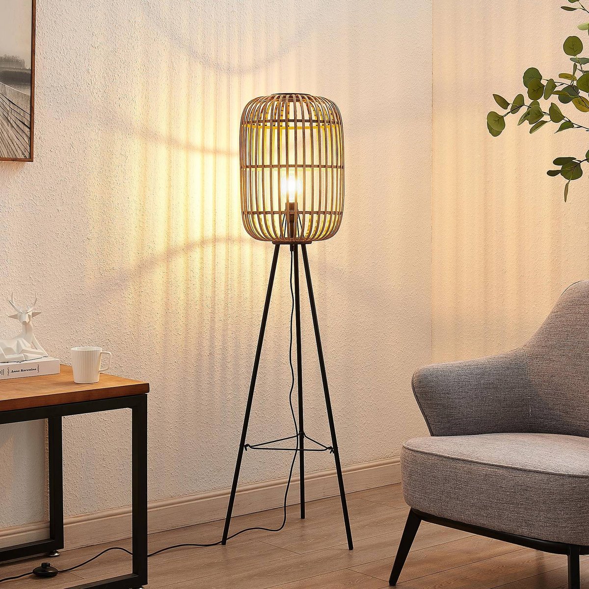 Lampadaire en bois traditionnel, Canyana naturel, noir, LINDBY