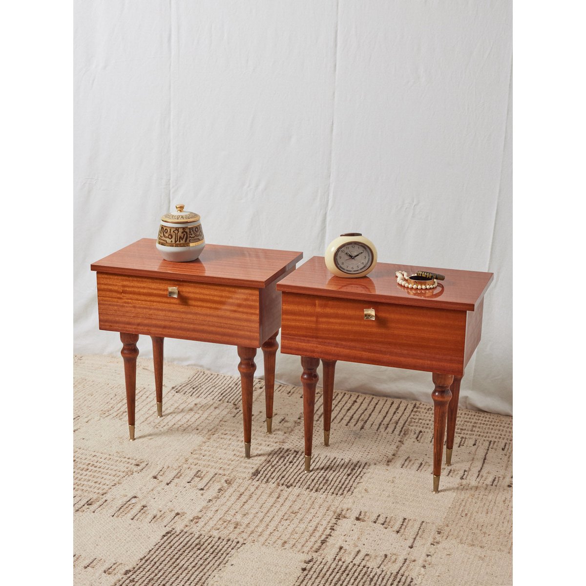 Paire de chevets en bois verni Maïa N°672 - Bon état bois clair, DEBONGOUT