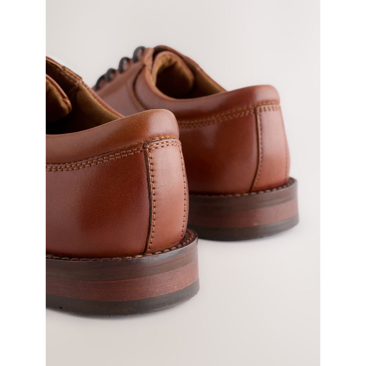 Chaussures en cuir à lacets et bout golf marron fauve, NEXT