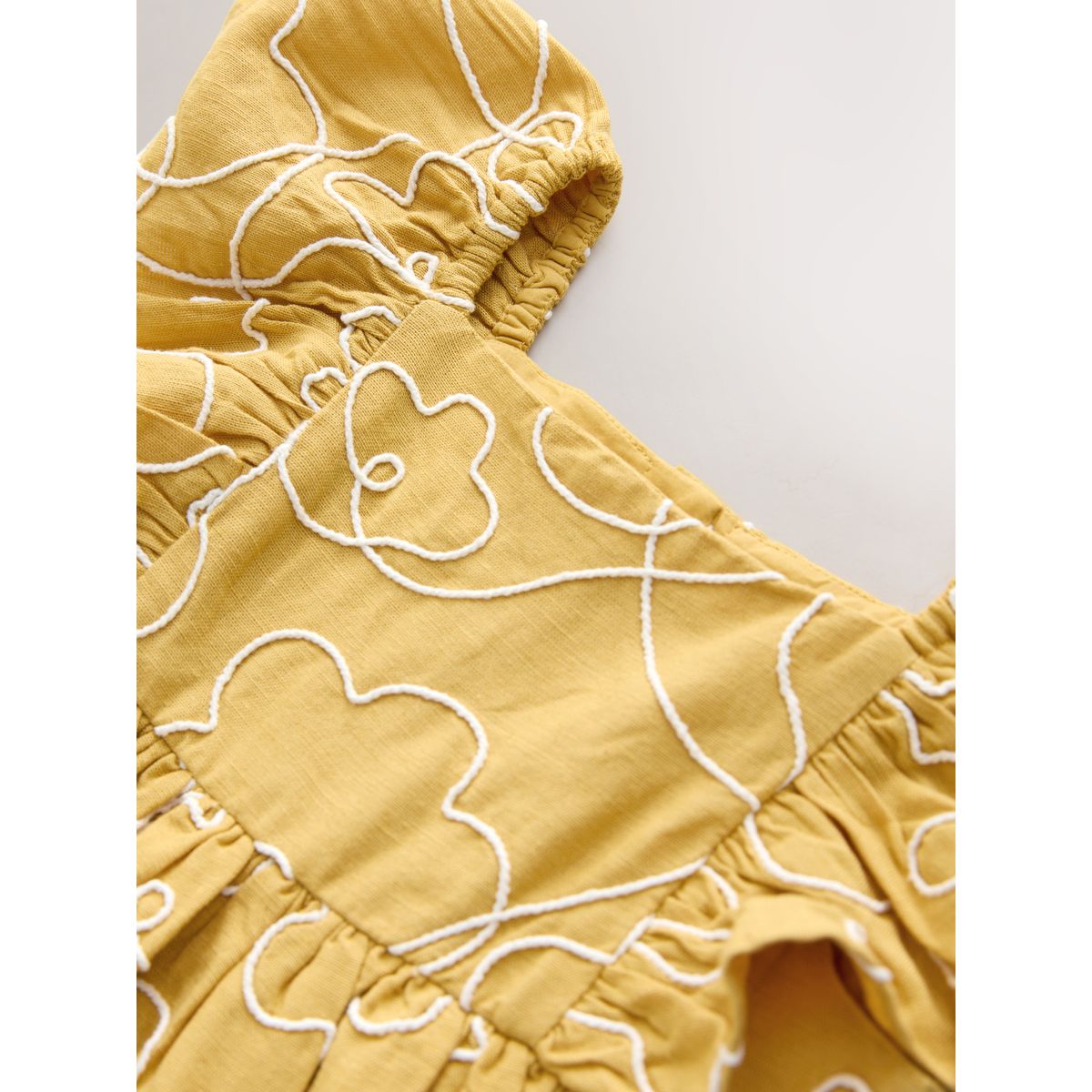 Robe à manches évasées broderie jaune ocre, NEXT
