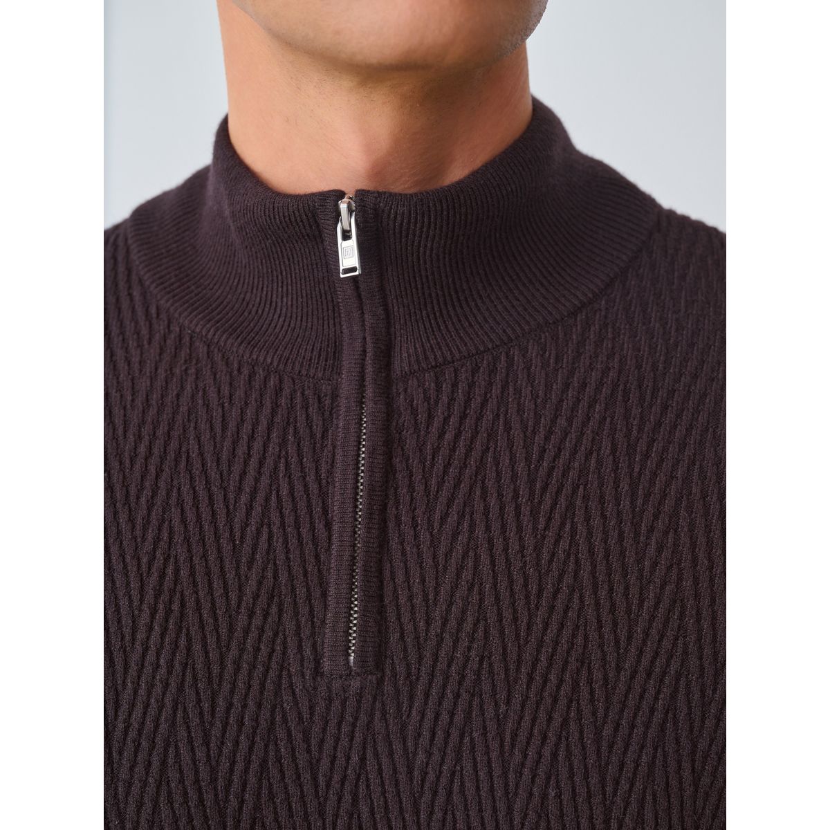 Pull regular torsadé à col zippé mi-épais marron chocolat, NEXT