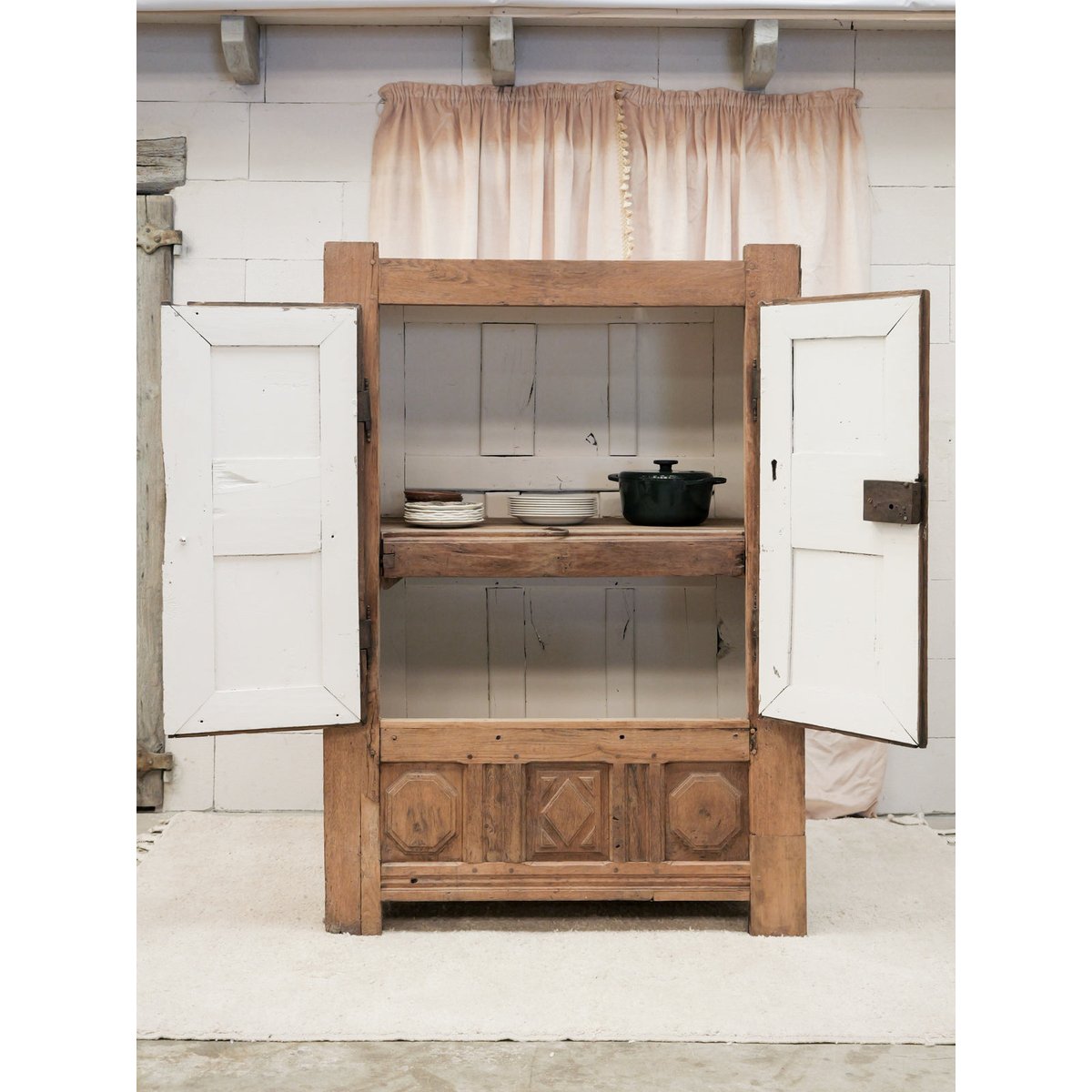 Grande armoire à revisiter Blandine N°519 - Bon état bois clair, DEBONGOUT