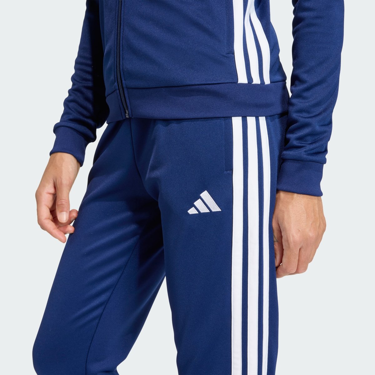 Survêtement Tiro 26 Essentials Survêtement Tiro 26 Essentials dark blue / bright royal / white, adidas Performance