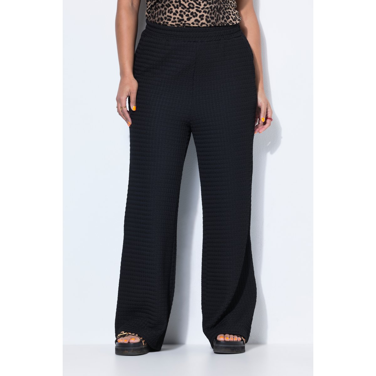 Pantalon en tissu gaufré noir, STUDIO UNTOLD
