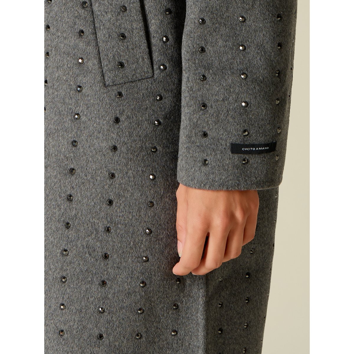 Manteau avec cristaux gris, OLTRE