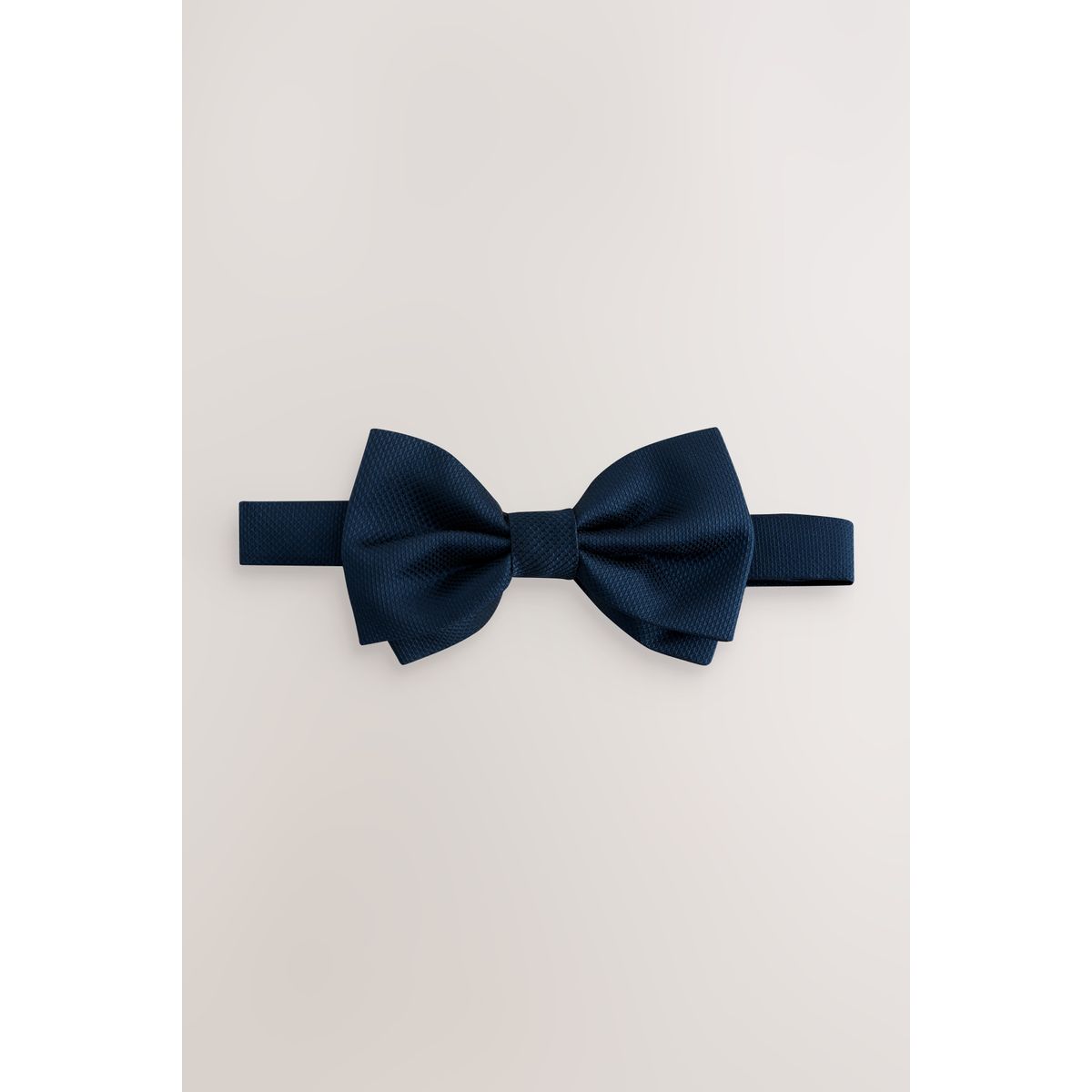Nœud papillon bleu marine, NEXT