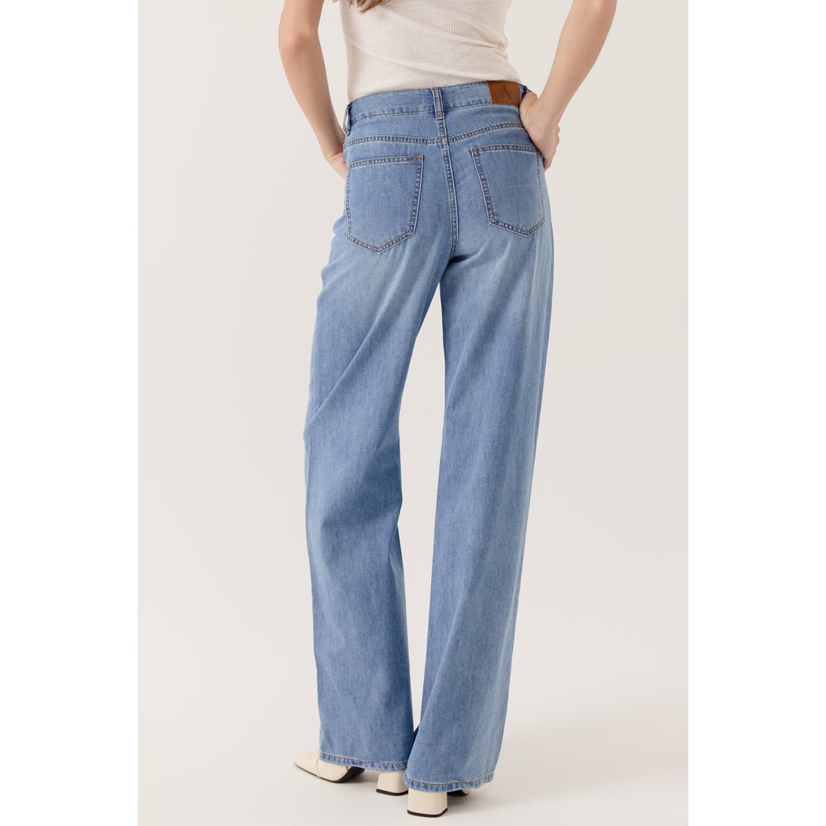 Jean Avenise taille haute coupe droite légèrement ample blue, ARTLOVE