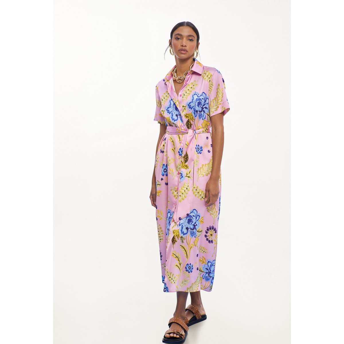 Robe chemise en satin à imprimé floral et ceinture rose clair, LOLA CASADEMUNT