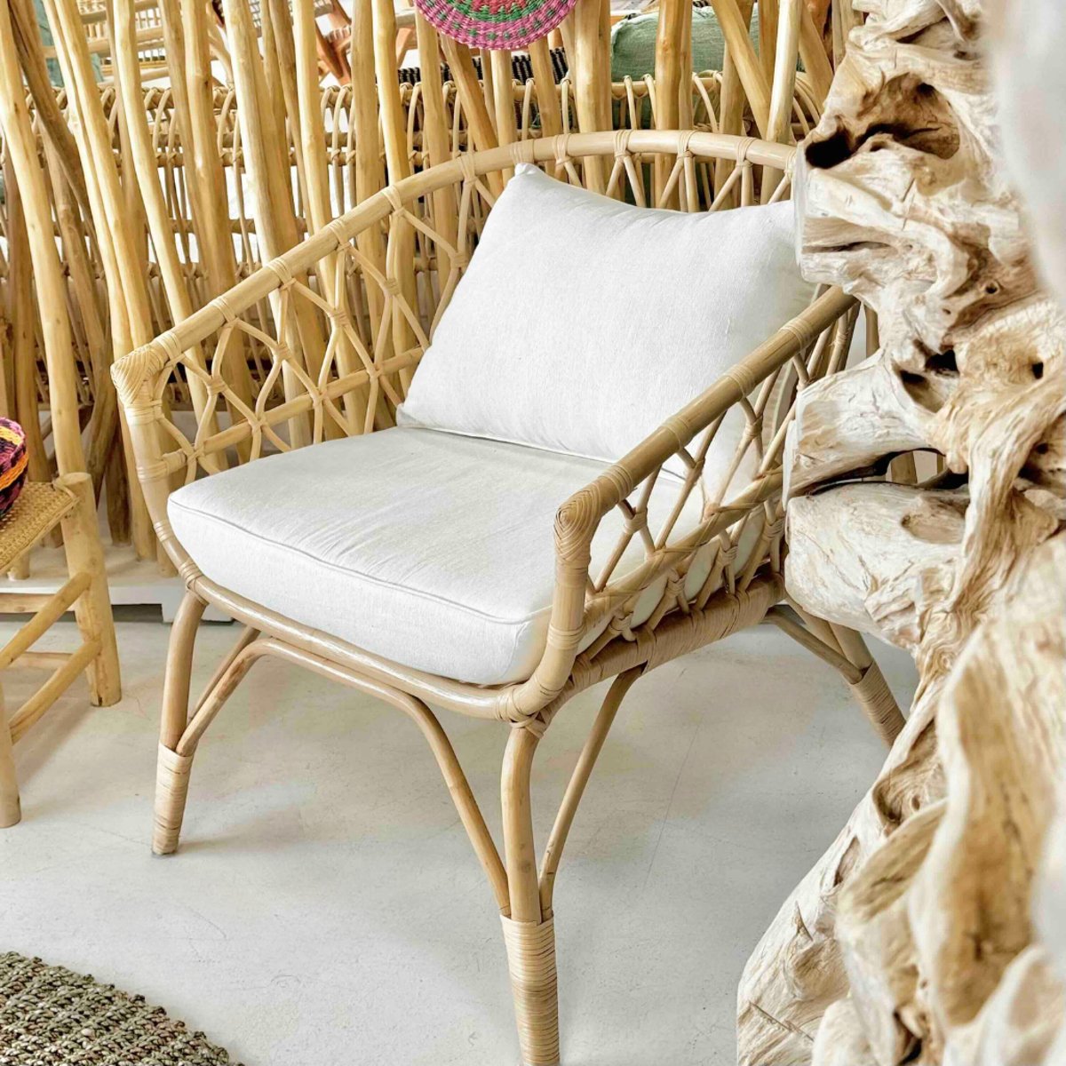 Fauteuil en rotin avec coussin LESKY naturel, HYDILE