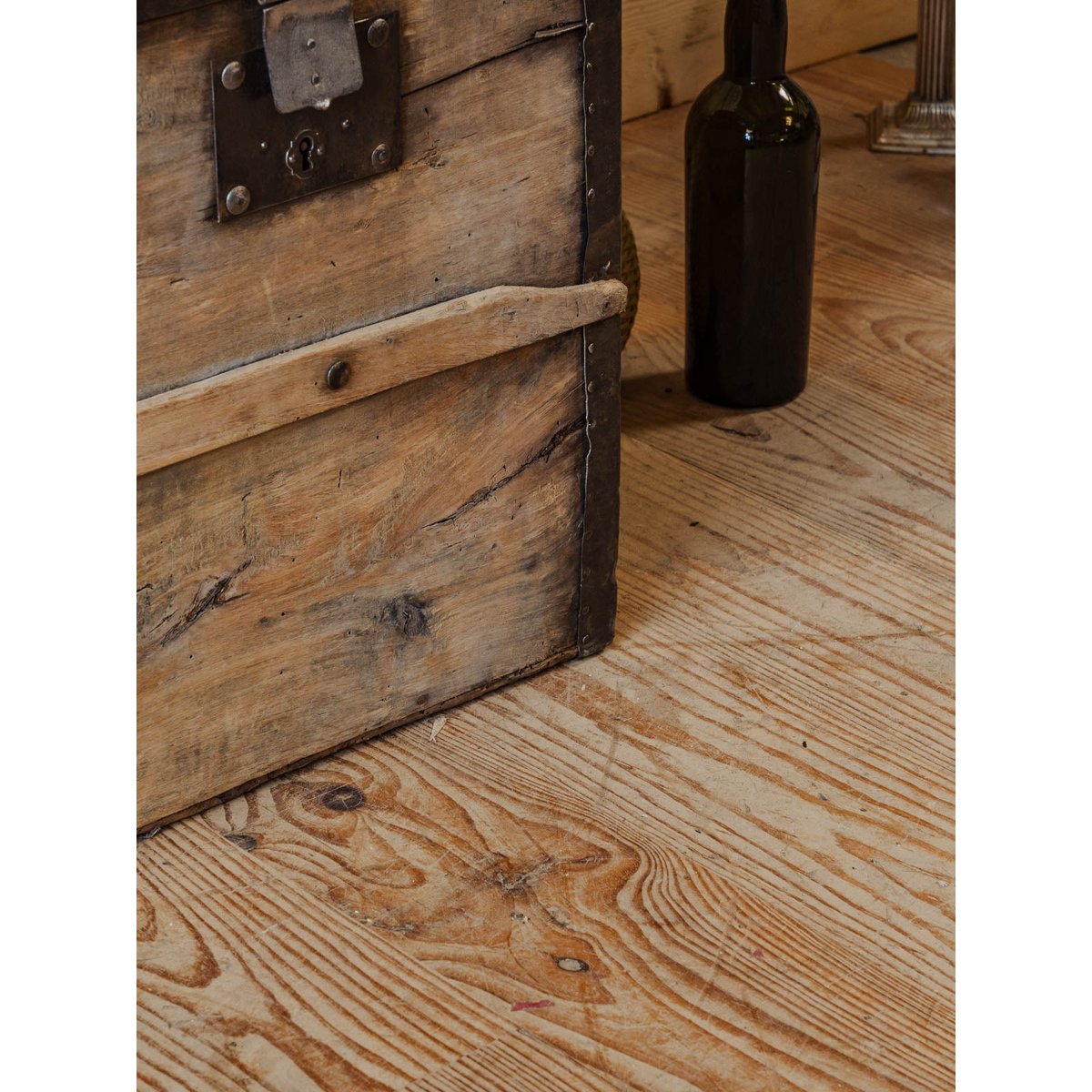 Malle en bois Lucienne N°302 - Bon état bois clair, DEBONGOUT