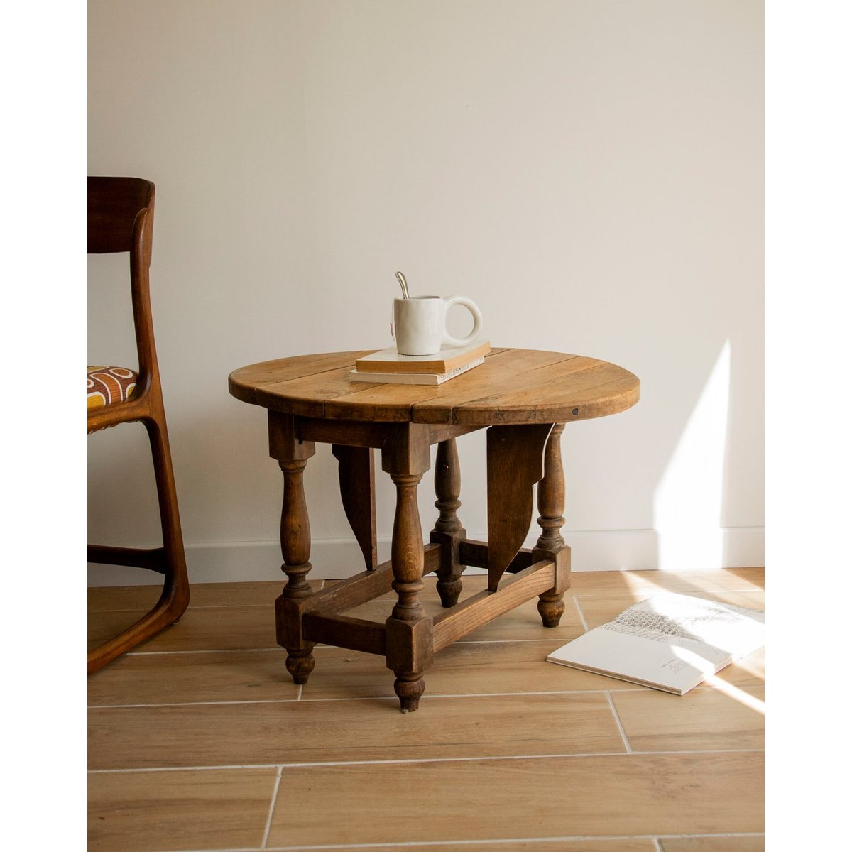 Table basse à rabats Léonie N°1147 - Bon état bois foncé, DEBONGOUT