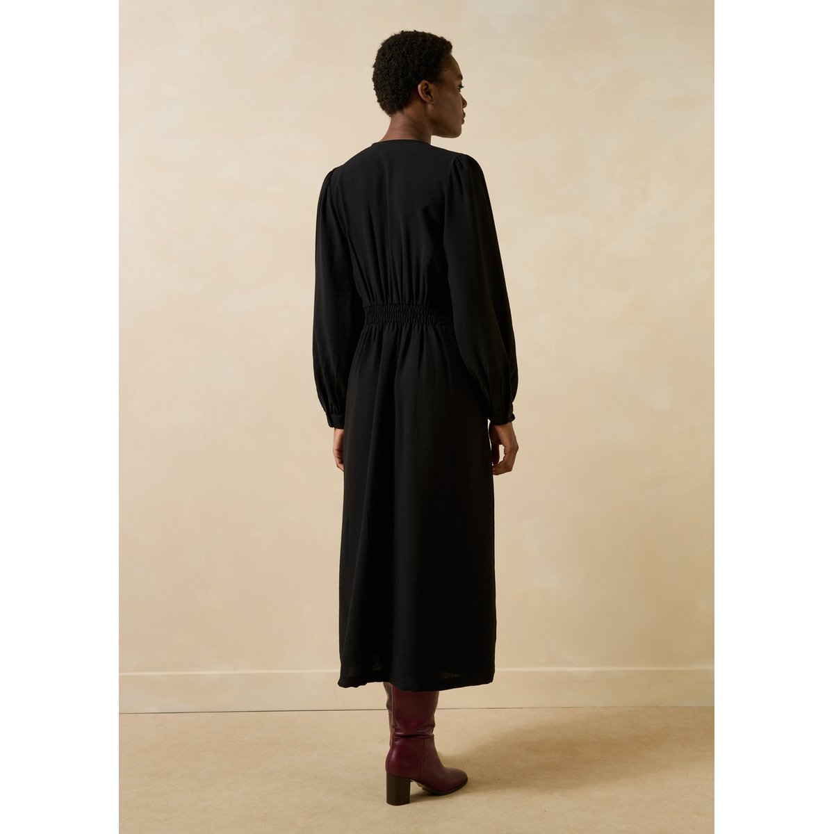 Robe longue cintrée cache-cœur noir, LA FEE MARABOUTEE
